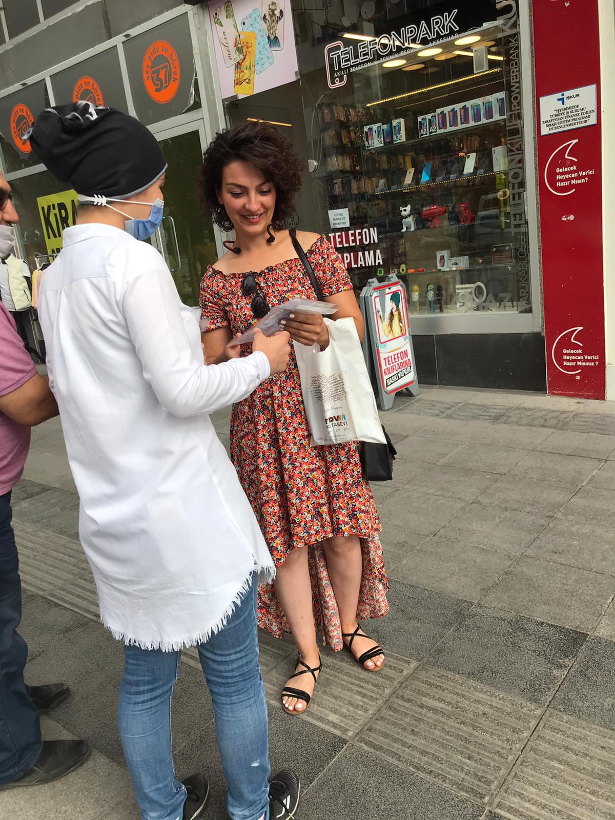 MHP FARKINDALIK OLUŞTURMAK İÇİN MASKE DAĞITTI